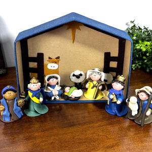 Vintage Clay Nativity Set 7 Figures Box Stable Baby Jesus 2004 Christmas